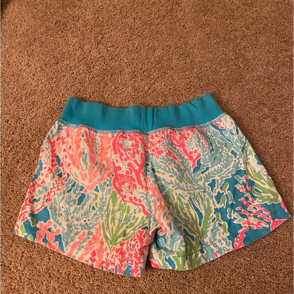 EUC Lilly Pulitzer Sample Beach Shorts in Let’s Cha Cha - Picture 2 of 5